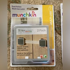 Safety lock multi-use.  Secure drawers, cabinets and most appliances. Munchkin